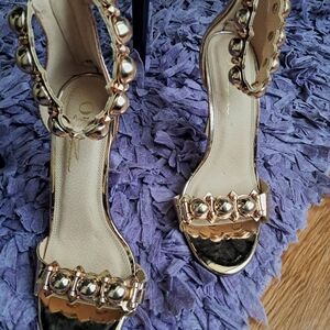 Elegant Gold Women's Sandals